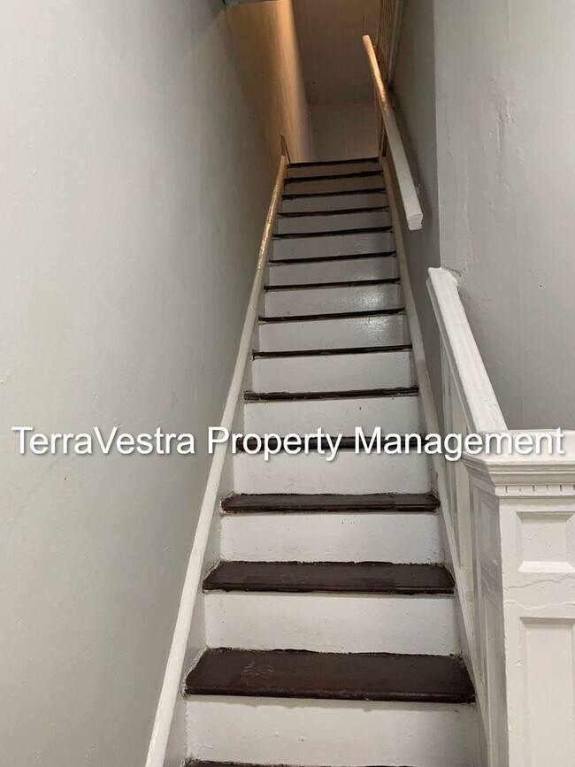 Photo - 2011 Woodlynne Ave Unit B