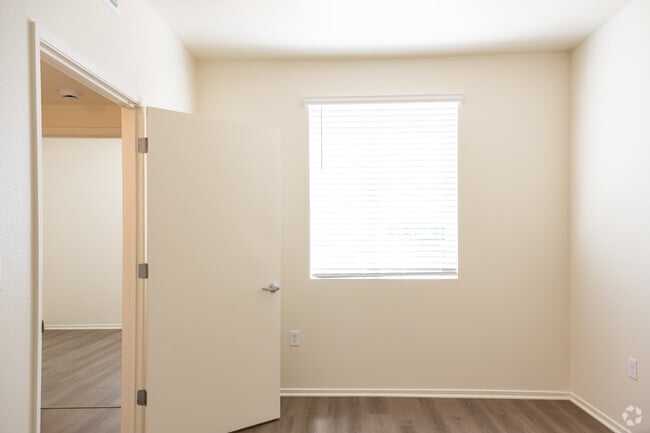 2BA, 1BA - 714SF