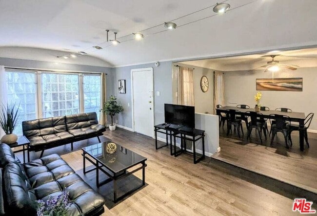 Photo - 606 N Alta Vista Blvd