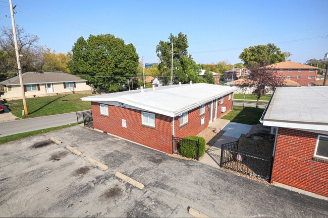 Lloyd Apartments