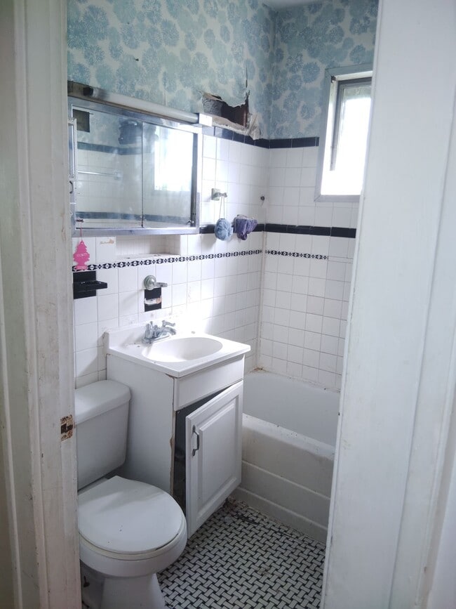 Photo - 4521 Oakwood Ave