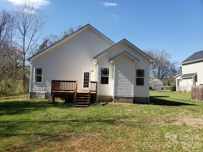 Photo - 626 Neal Dr