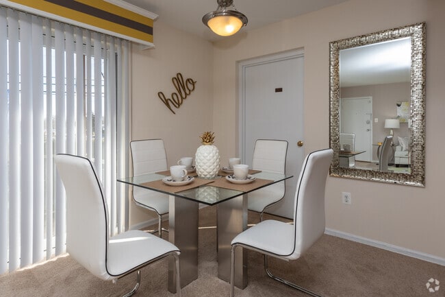 1BR, 1BA - 950SF