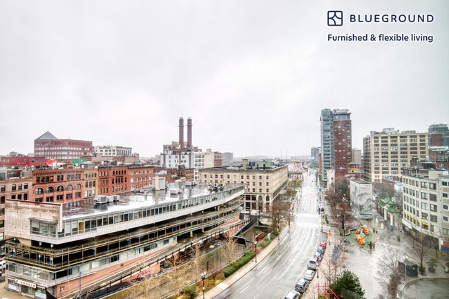 Photo - 311 W Illinois St Unit FL10-ID834