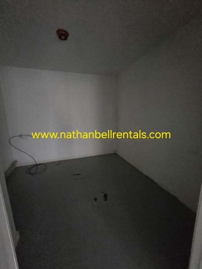Photo - 695 32nd St SE