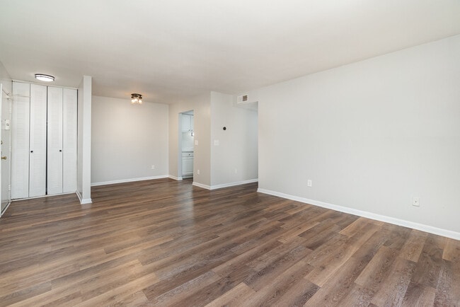 Photo - 216 Orchard Trace Ln