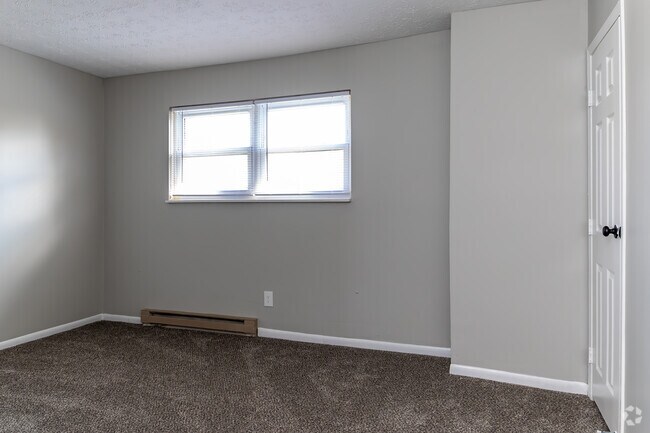 2BR, 1BA - 888SF - Bedroom