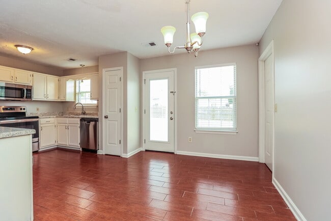 Photo - 506 Gammon Ln