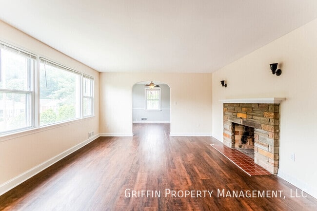 Building Photo - 3505 Everest Dr