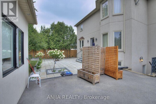 Photo - 16 Clarkhill St