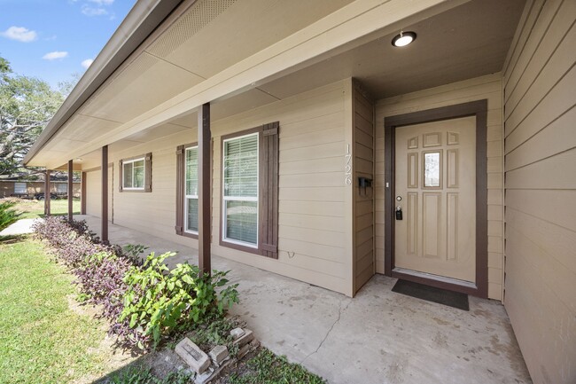 Photo - 1726 Wycliffe Dr