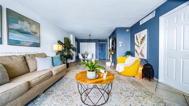 Photo - 6770 Indian Creek Dr Unidad 7B