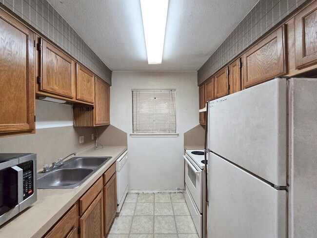 Photo - 1903 E 20th St Unit 202