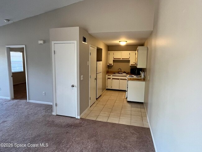 Photo - 1961 Convair St SE Unidad 102