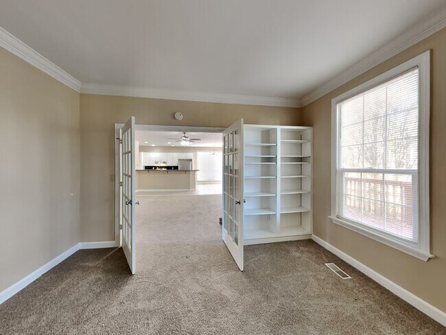 Photo - 2255 Evergreen Ln