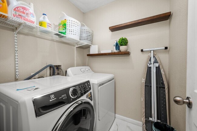 Photo - 2504 Ferguson Way