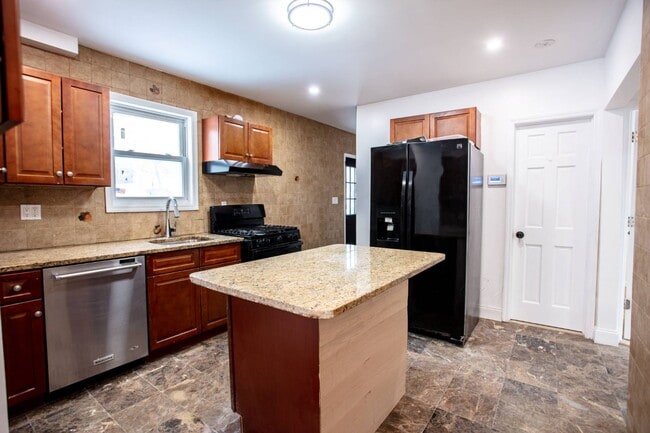 Photo - 222 Lowell Ave Unidad First Floor