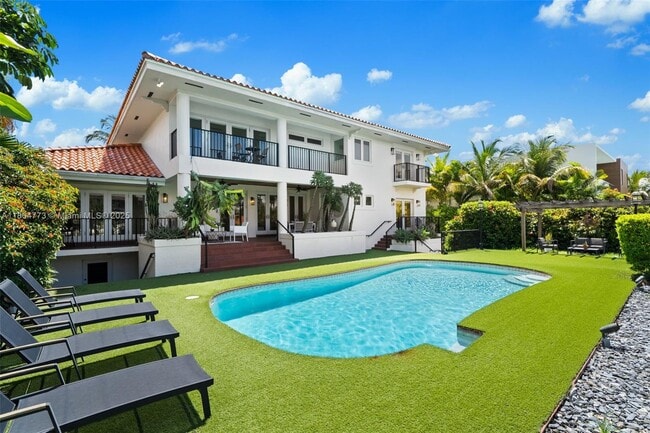 Building Photo - 6850 Sunrise Terrace Rental