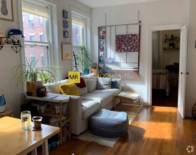 Building Photo - 51 Grove St Unit 7 Rental