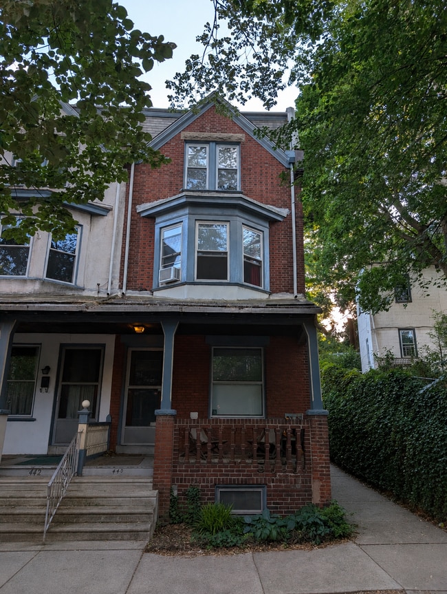 Building Photo - 440 S 43rd St
