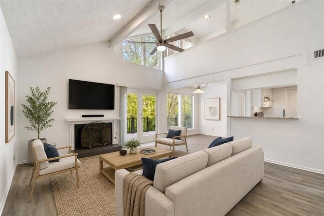 Building Photo - 6203 Shadow Valley Dr