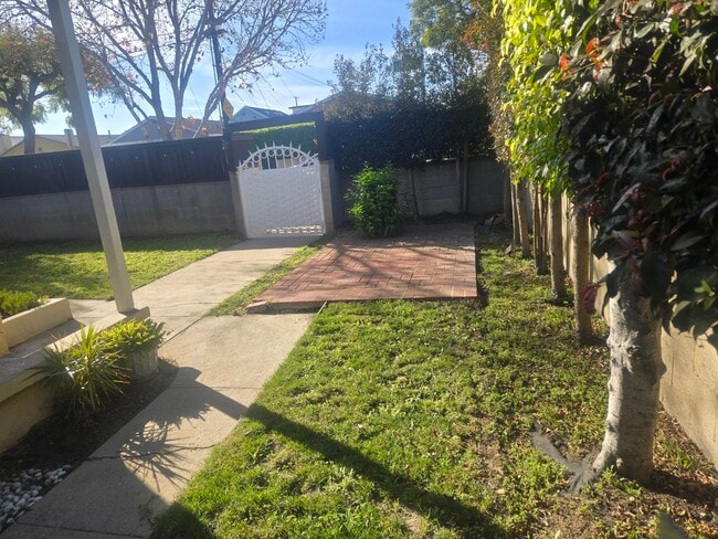 Photo - 4761 W 169th St