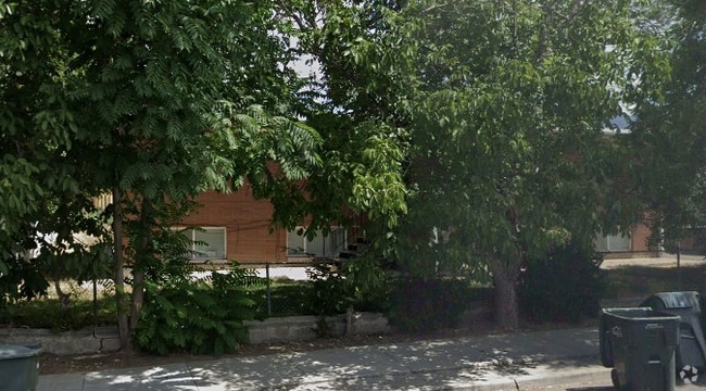 Building Photo - 171 S Coleman St Rental
