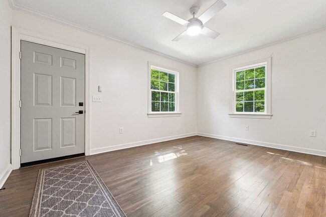 35 Rogerson Dr