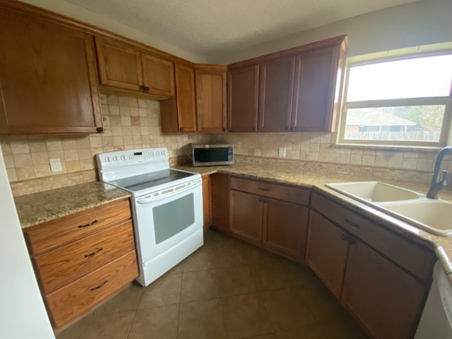 Photo - 1925 Willow Vale Dr