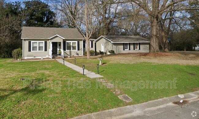 Building Photo - 1904 Woodrow Dr Rental