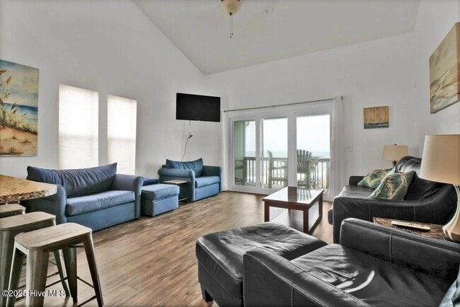 Photo - 918 N New River Dr Unit 738