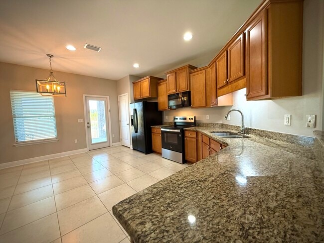 Photo - 399 Pin Oak Loop House