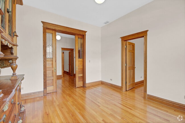 Building Photo - 1238 N Noble St Unit 3 Rental