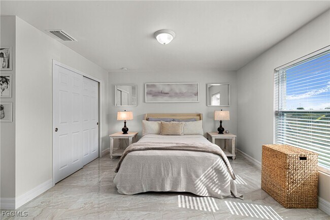 Photo - 1139 Edgerton Ave