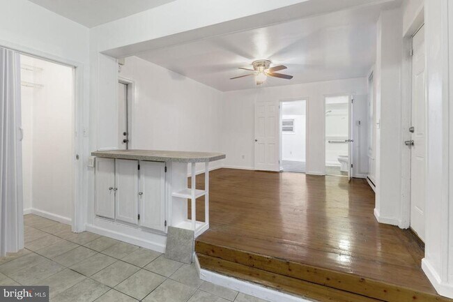 Photo - 600 E Girard Ave Unit 1R