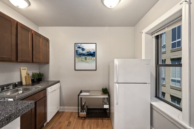 Photo - 1347 N Dearborn