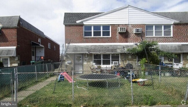 Building Photo - 2230 Hoffnagle St Rental