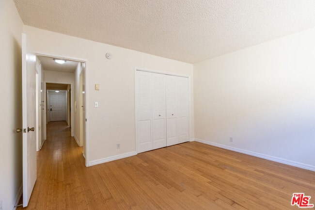 Photo - 1033 6th St Unit 304