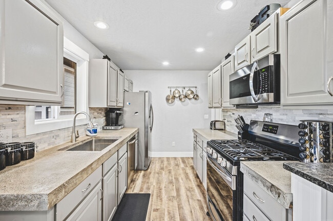 Photo - 11168 N Bartlett Ave