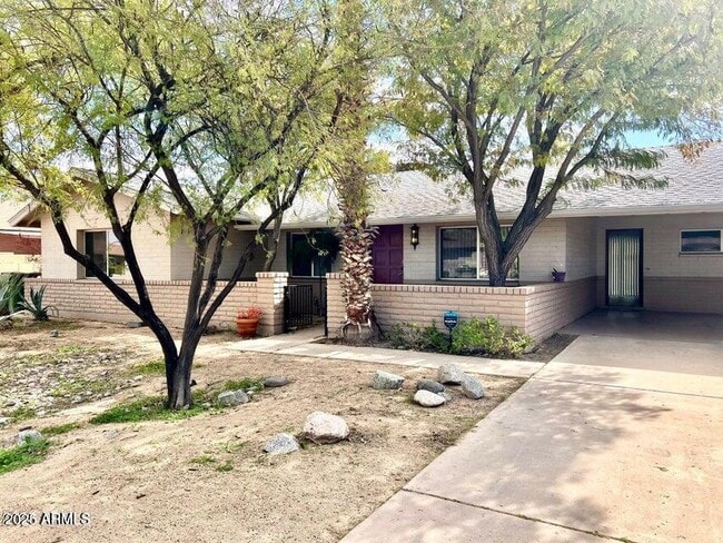 Photo - 1717 E La Donna Ln Casa