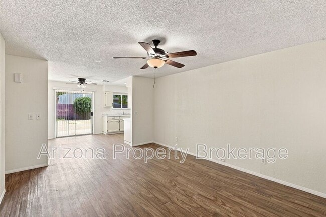 Photo - 1403 N Markdale
