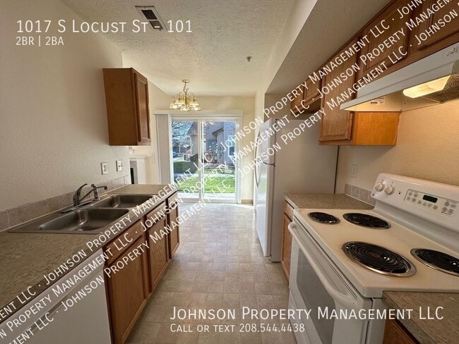 Photo - 1017 S Locust St Unidad 101