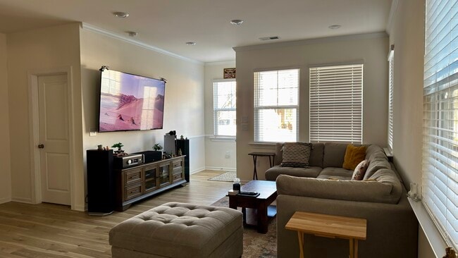 Photo - 806 Courting St