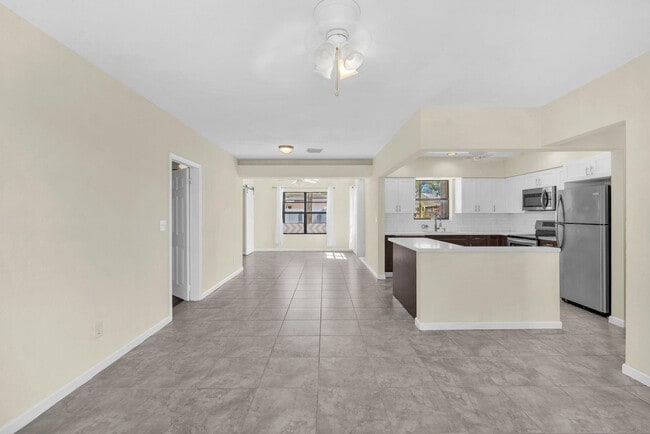 Photo - 2221 SW 67th Ave