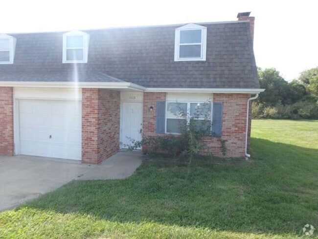 Building Photo - Nice 3 Bed 1.5 Bath Duplex SW Columbia! Rental