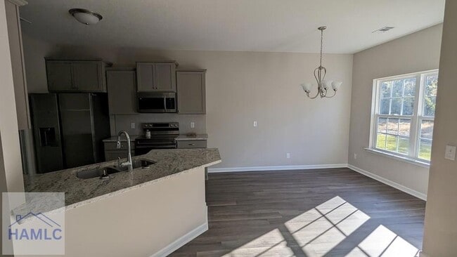 Photo - 222 Courage Wy