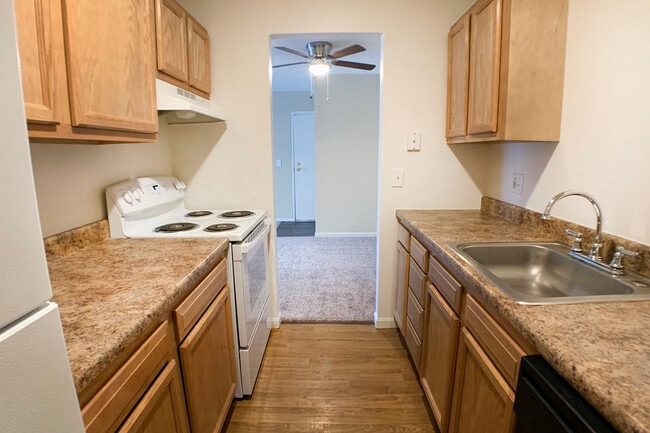 Photo - Crown Crossing Apartments