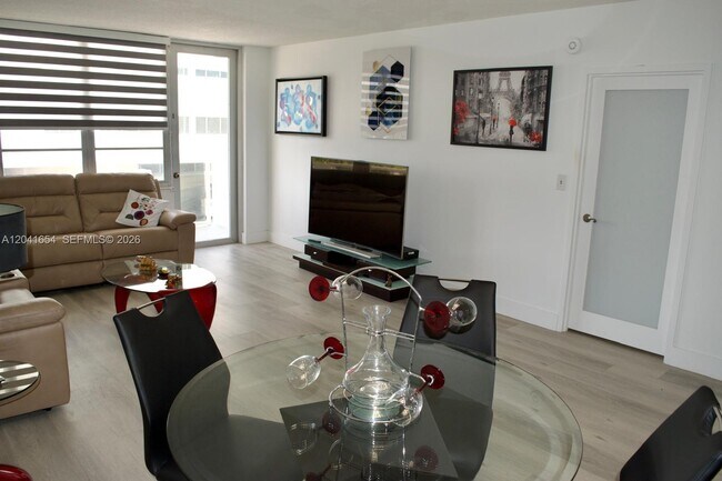 Photo - 3725 S Ocean Dr Unit 423