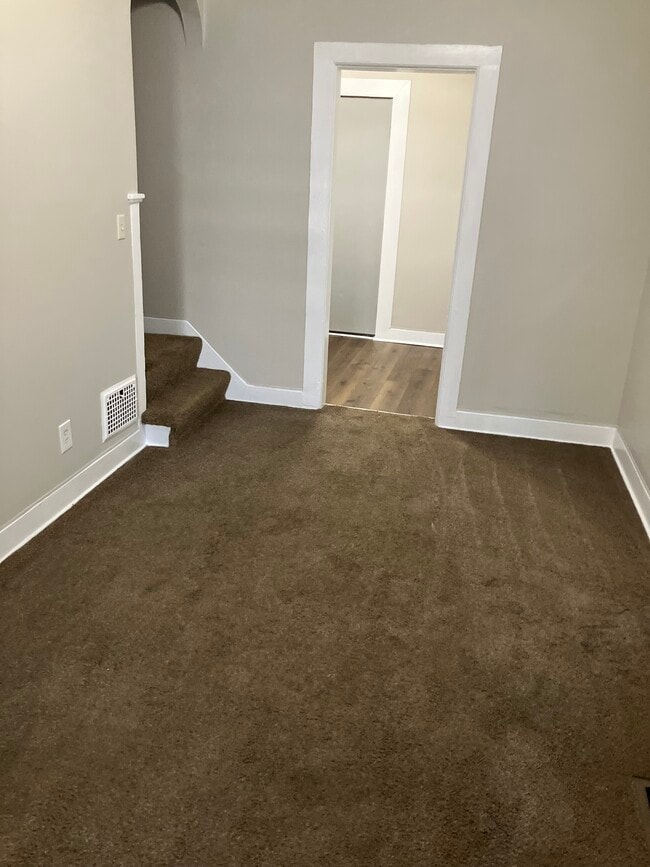 Photo - 133-133 Garden St