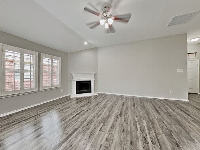 Photo - 2812 Maple Creek Dr